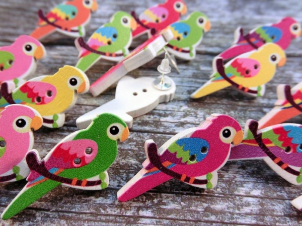 Papageien Knopf Ohrstecker Button weiß bunt